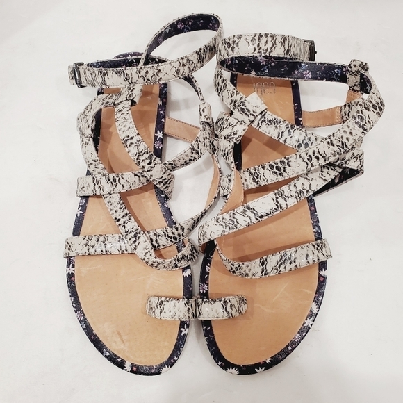 NEW CAbi Athena Gray Python Gladiator Sandals - Picture 2 of 4
